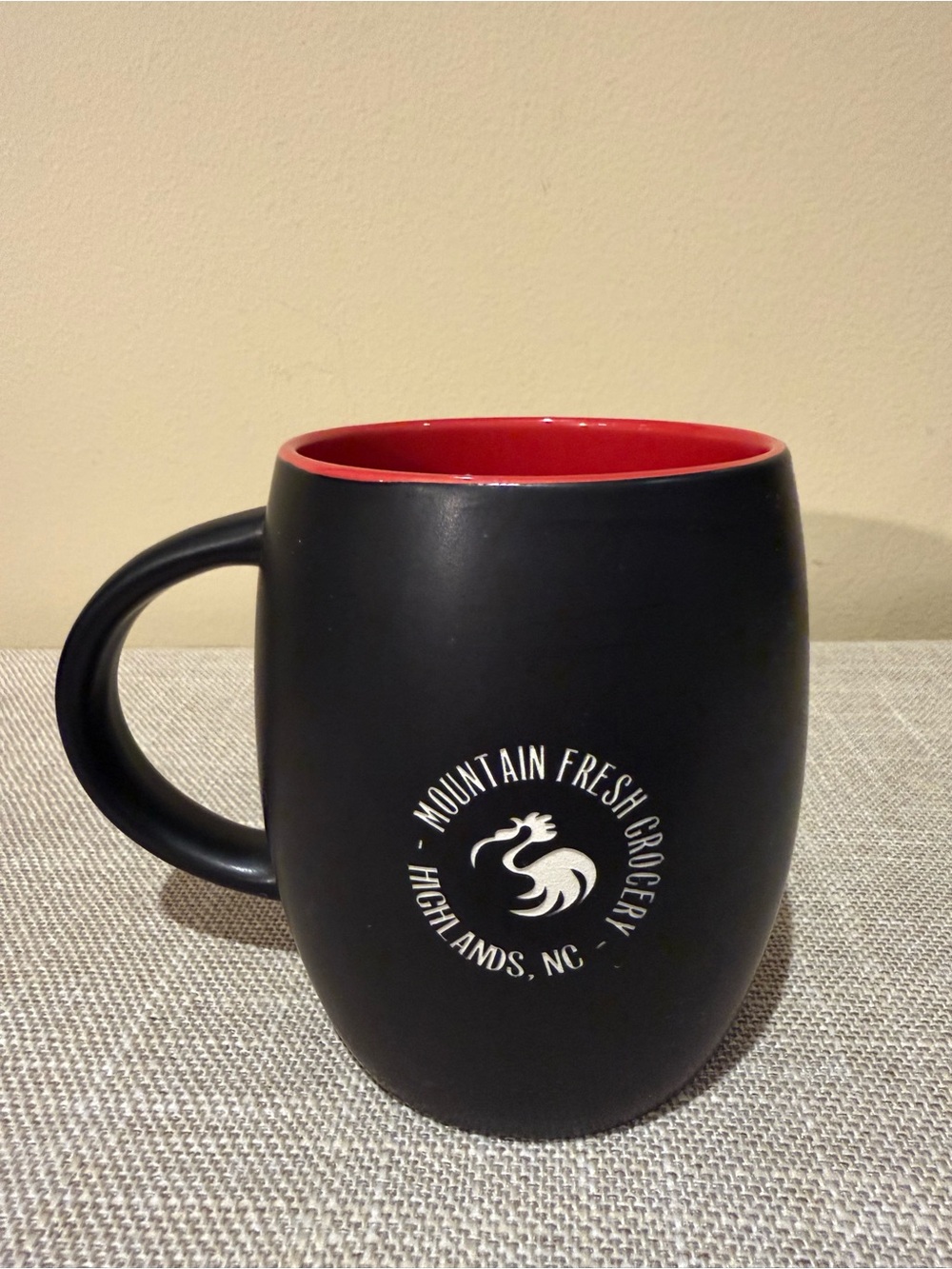 Mountain Fresh Grocery Highlands NC Black Red Ceramic Coffee Mug Barrel Style